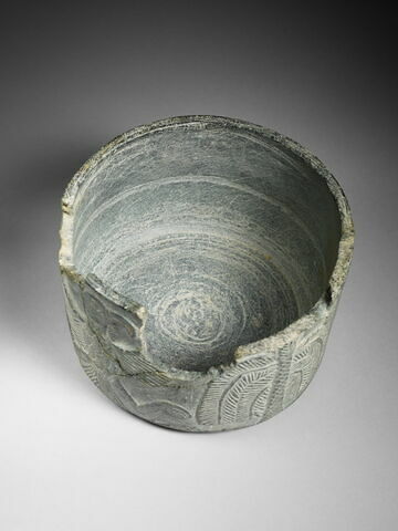 vase, image 2/7