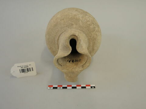 vase, image 2/3