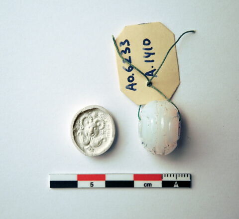 cachet, image 3/3