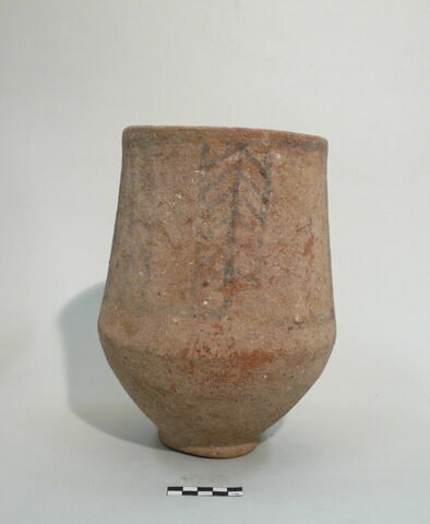 vase, image 2/2