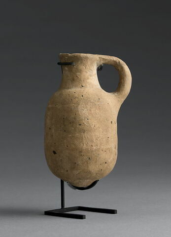 vase, image 2/2