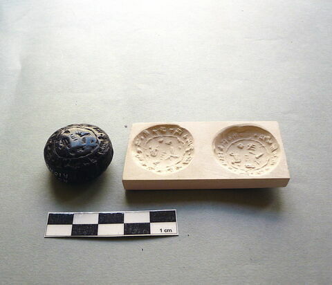 cachet, image 2/2