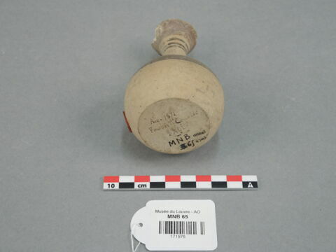 vase, image 2/5
