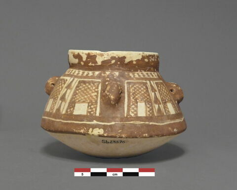 vase, image 2/2