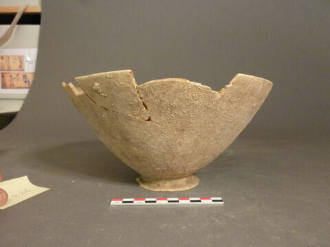 vase, image 2/2