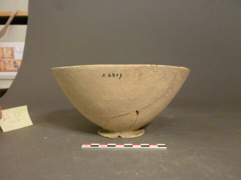 vase, image 2/2