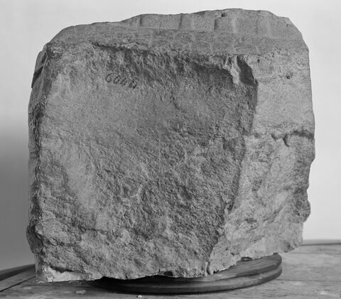 stèle ; socle, image 7/7