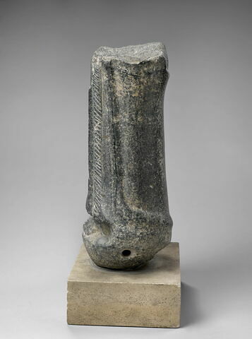 statue, image 4/10