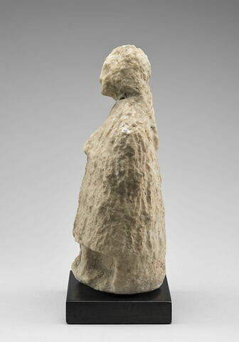statue, image 3/8