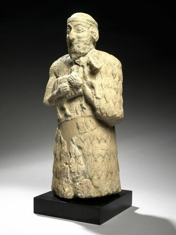 statue, image 9/15