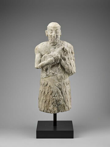 statue
