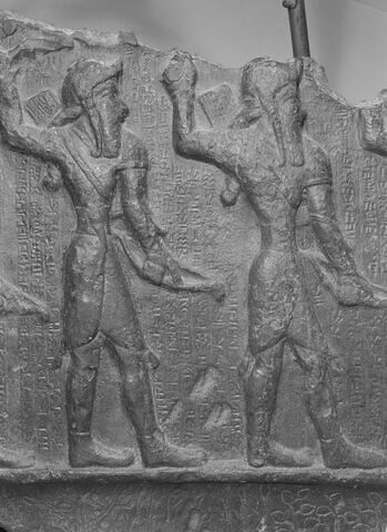 Bas-relief aux guerriers, image 6/9
