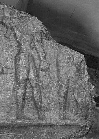 Bas-relief aux guerriers, image 9/9