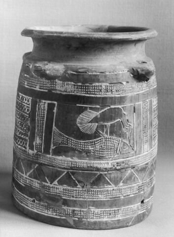vase, image 3/3