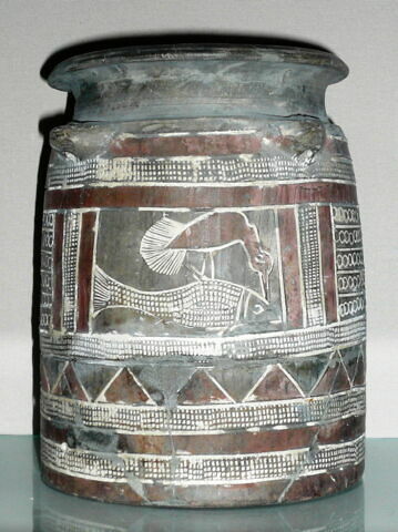 vase, image 2/3
