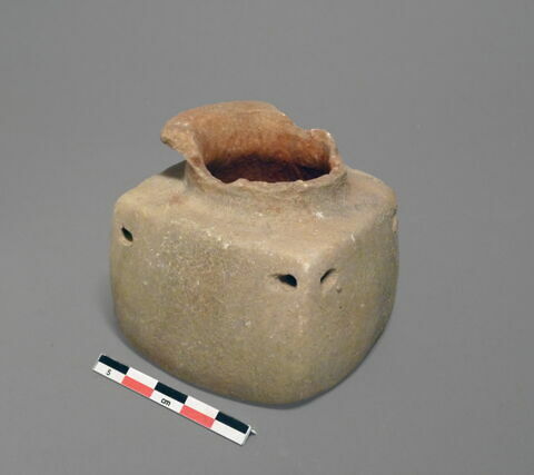 vase, image 2/2