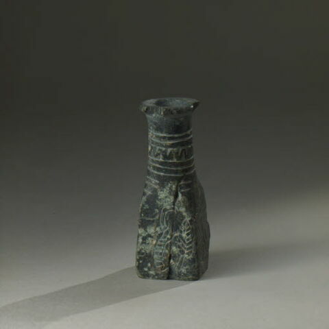 vase, image 6/9