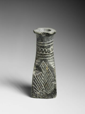 vase, image 3/9