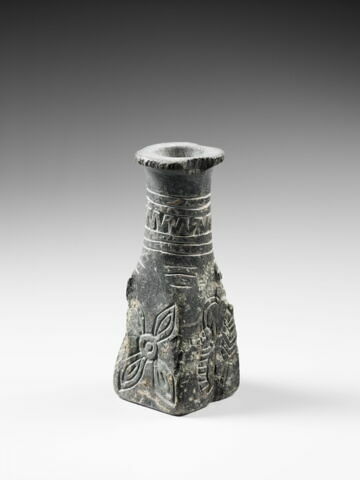 vase, image 5/9