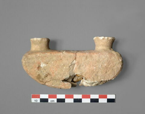 vase, image 3/3