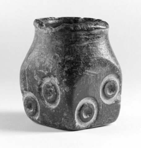 vase, image 7/8