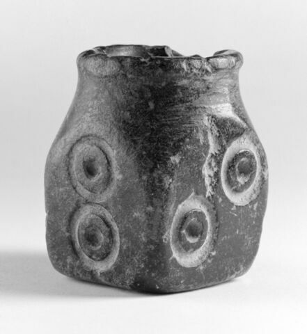 vase, image 8/8