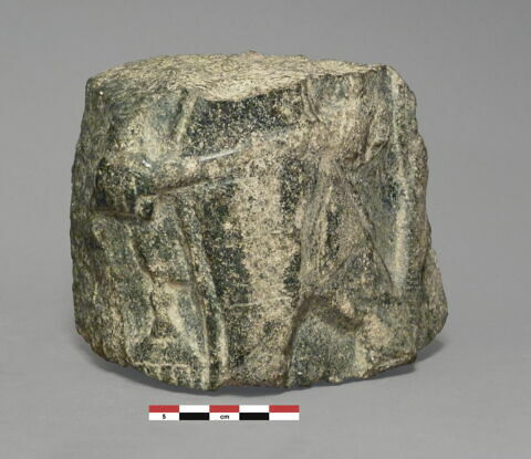 stèle  ; sculpture, image 2/2