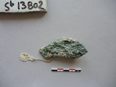 hache ; fragment, image 2/2