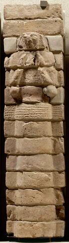 panneau de briques  ; élément du décor architectural, image 6/8