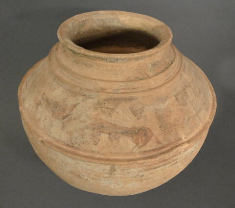 vase, image 3/3