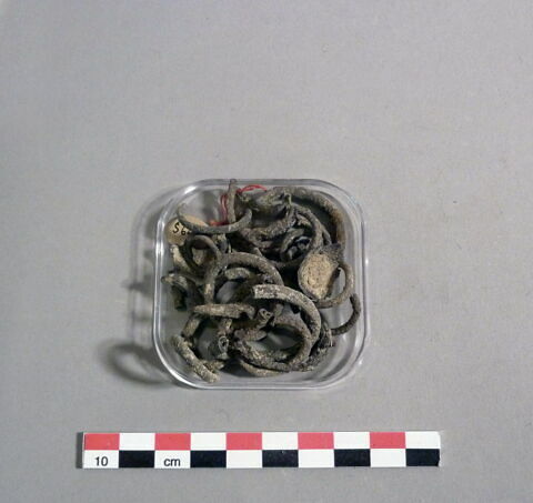 boucle d'oreille ; anneau ; ornement de cheveux, image 2/2
