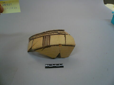 vase, image 3/3
