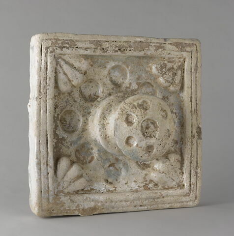 carreau d'applique ; élément du décor architectural, image 2/3