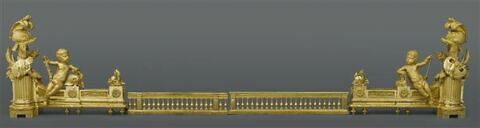 Paire de chenets et balustrade