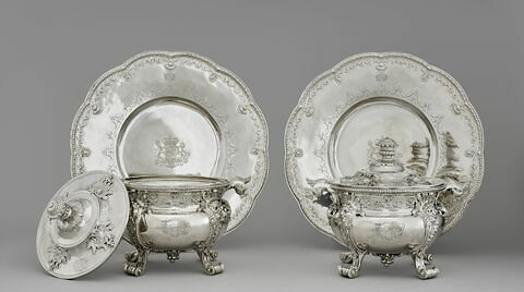 Plateau de pot à oille du service Walpole (d'une paire avec OA 12534 A et B), image 4/4