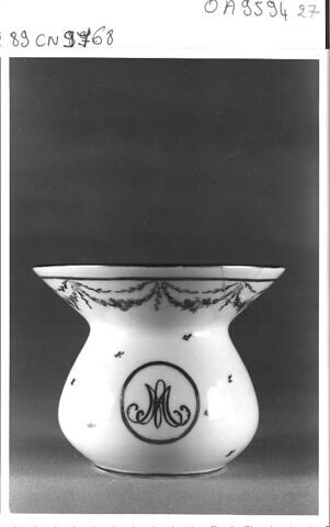 Crachoir, faisant partie du nécessaire de Marie-Antoinette, image 4/6
