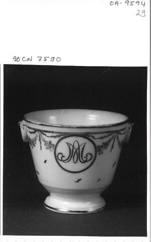 Pot à sucre, faisant partie du nécessaire de Marie-Antoinette, image 3/5