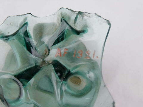 vase ; instrument de mesure, image 2/6