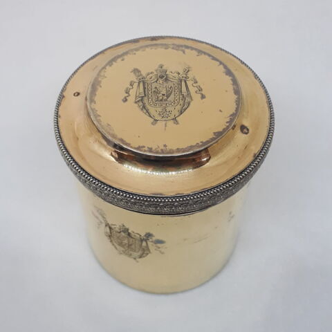 Boîte cylindrique du nécessaire de Napoléon Ier puis du tsar Alexandre Ier, image 2/3