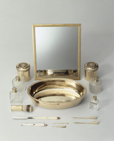 Boîte cylindrique du nécessaire de Napoléon Ier puis du tsar Alexandre Ier, image 3/3