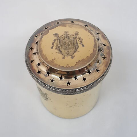 Boîte cylindrique du nécessaire de Napoléon Ier puis du tsar Alexandre Ier, image 2/3