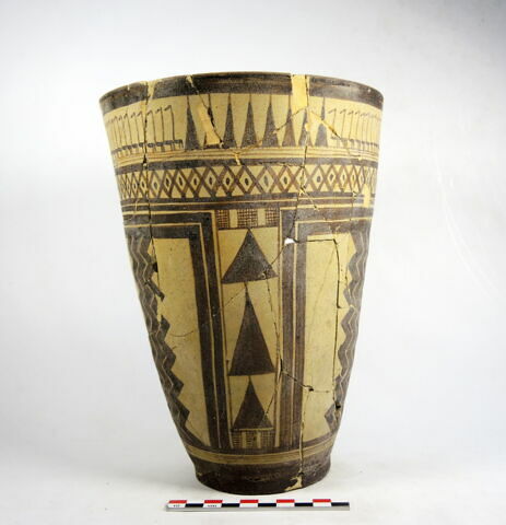 vase, image 2/2