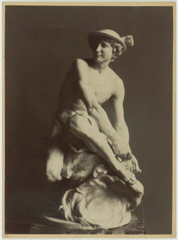 Mercure attachant ses talonnières, image 19/19