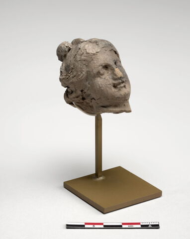 Tête féminine à l'antique, image 3/4