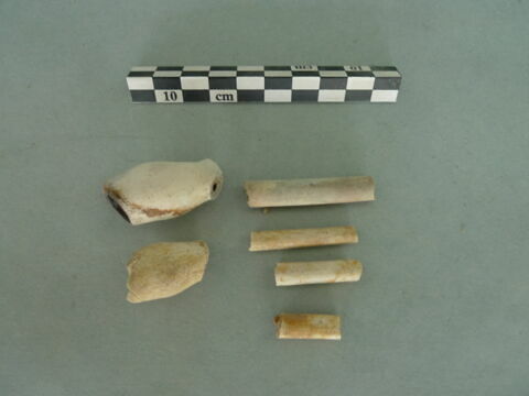 pipe, fourneau ; pipe, tuyau, image 2/3