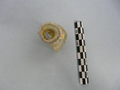 flacon carré, fragment, image 2/3