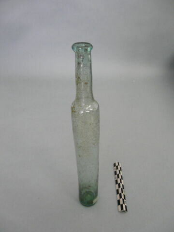flacon cylindrique, fragment, image 3/3