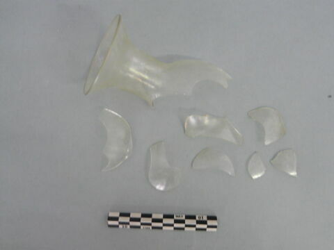 flacon urinal, fragment, image 2/3