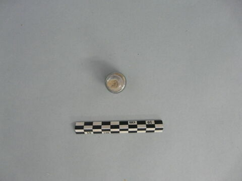 flacon cylindrique, fragment, image 2/3