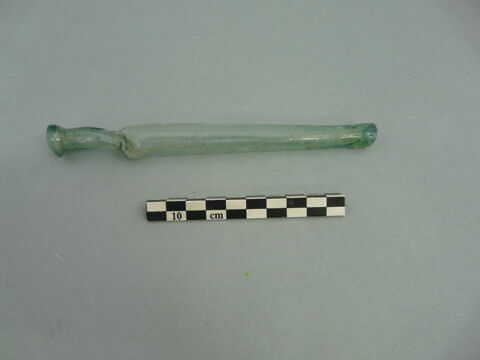 flacon cylindrique, fragment